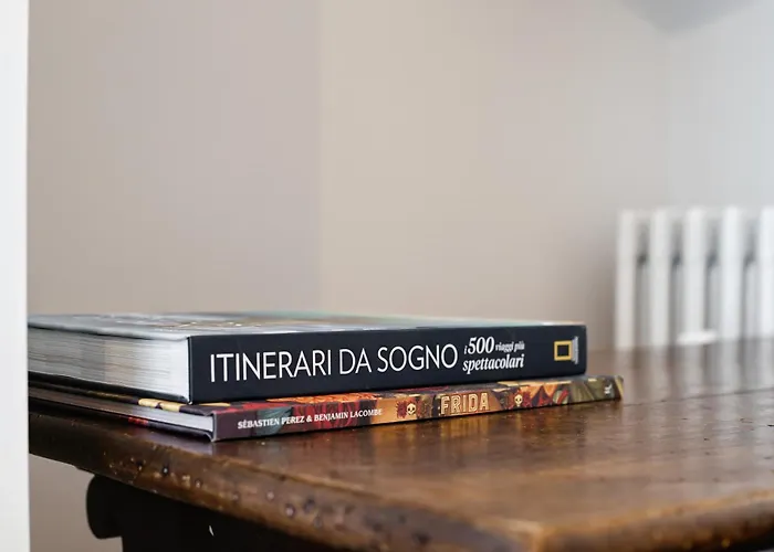 Just Urban - Charming 2br In Historic Building - M1 Wagner Apartment